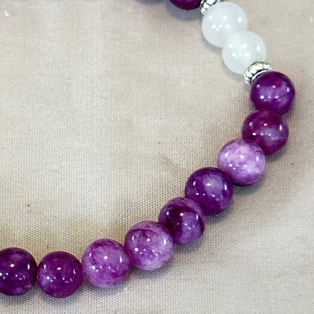 Lepidolite & Clear Quartz stone stretchy bracelet (purple & clear) round beads - Picture 11 of 11